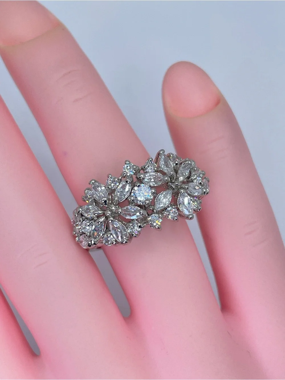 Swarovski Crystal Elements Diamond White Floral Art Deco Ring Silver Sz 7